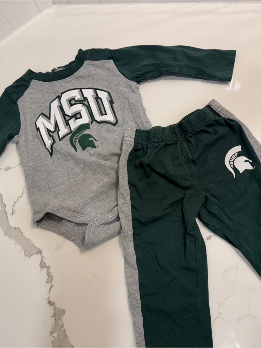 Michigan State Gray & Green onesie and Jogger Set 12 month mo